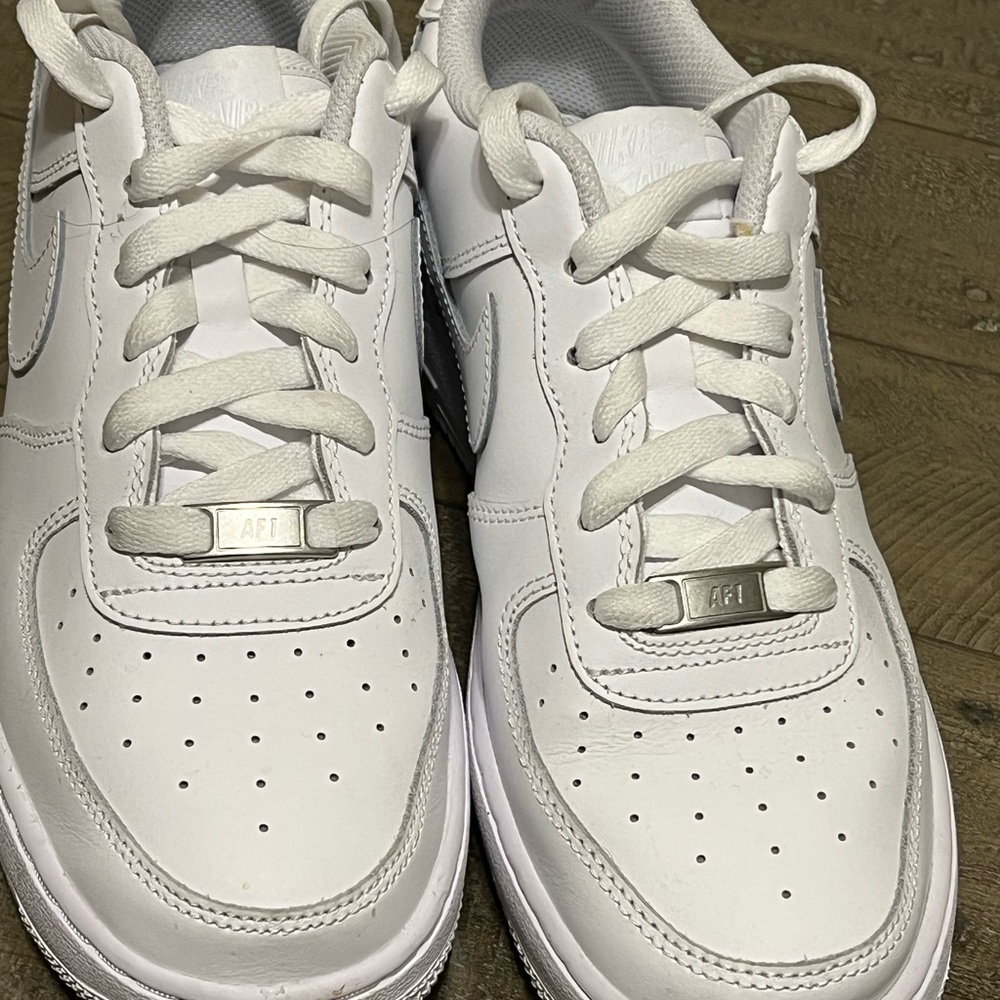 White Nike Air Force One - Picture 3 of 5